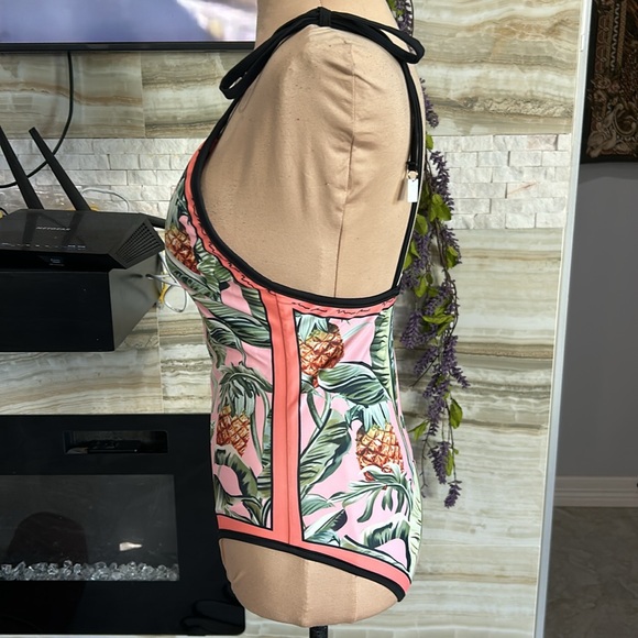 The Riley‎ Reversible One Piece Swimsuit. Size L - Picture 5 of 13